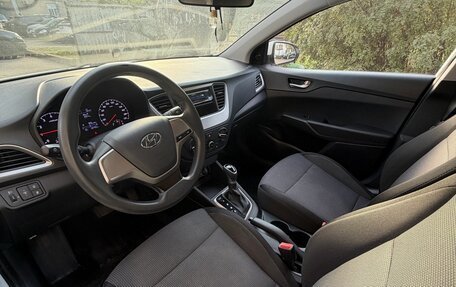 Hyundai Solaris II рестайлинг, 2018 год, 1 200 000 рублей, 4 фотография