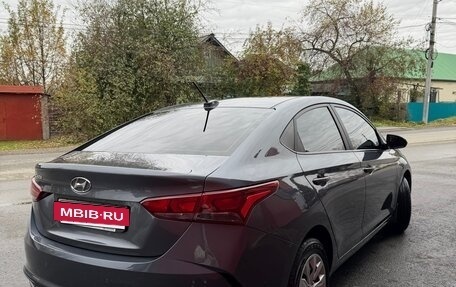 Hyundai Solaris II рестайлинг, 2021 год, 1 600 000 рублей, 4 фотография
