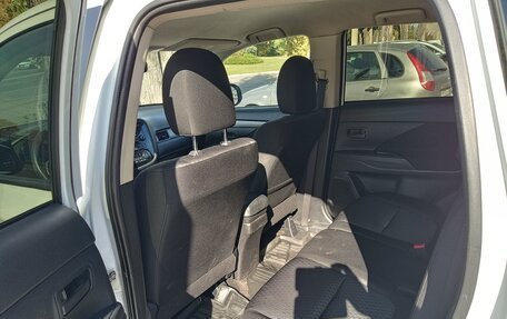 Mitsubishi Outlander III рестайлинг 3, 2014 год, 1 380 000 рублей, 4 фотография