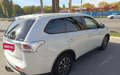 Mitsubishi Outlander III рестайлинг 3, 2014 год, 1 380 000 рублей, 5 фотография