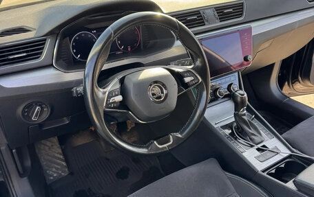 Skoda Superb III рестайлинг, 2021 год, 2 450 000 рублей, 6 фотография