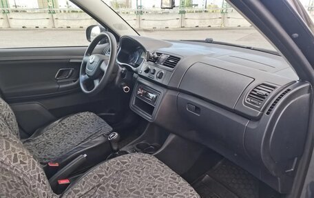 Skoda Fabia II, 2011 год, 650 000 рублей, 10 фотография