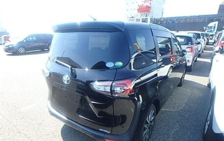 Toyota Sienta II, 2018 год, 1 350 000 рублей, 2 фотография