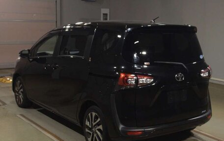 Toyota Sienta II, 2018 год, 1 350 000 рублей, 10 фотография