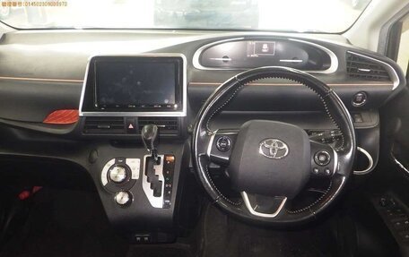 Toyota Sienta II, 2018 год, 1 350 000 рублей, 12 фотография