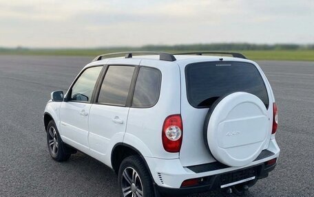 Chevrolet Niva I рестайлинг, 2017 год, 550 000 рублей, 4 фотография