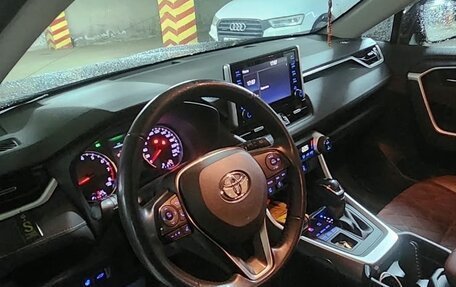 Toyota RAV4, 2020 год, 3 650 000 рублей, 14 фотография