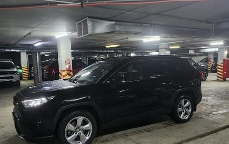 Toyota RAV4, 2020 год, 3 650 000 рублей, 2 фотография