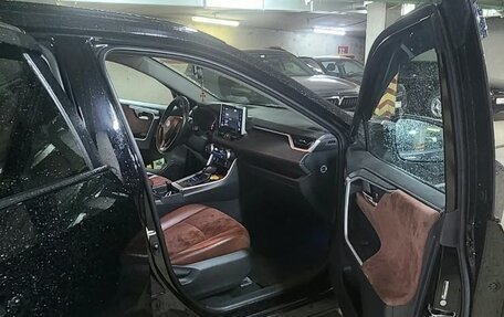 Toyota RAV4, 2020 год, 3 650 000 рублей, 13 фотография
