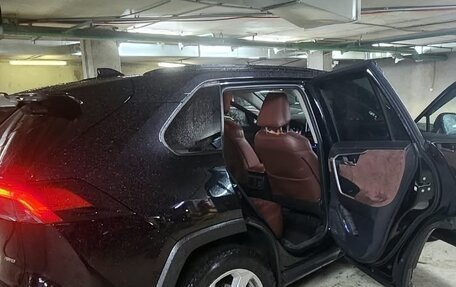 Toyota RAV4, 2020 год, 3 650 000 рублей, 9 фотография