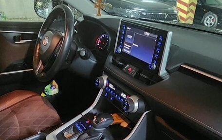 Toyota RAV4, 2020 год, 3 650 000 рублей, 18 фотография