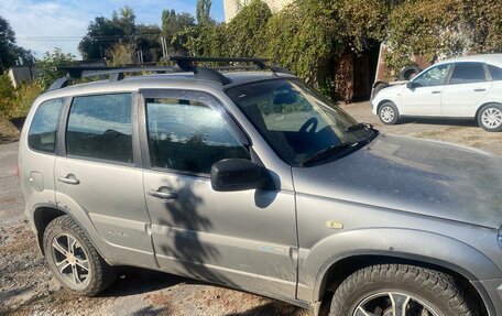 Chevrolet Niva I рестайлинг, 2011 год, 530 000 рублей, 2 фотография