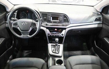 Hyundai Elantra VI рестайлинг, 2018 год, 1 399 900 рублей, 11 фотография
