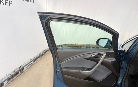 Opel Astra J, 2013 год, 642 050 рублей, 11 фотография