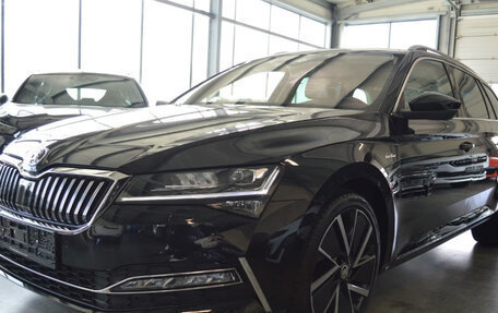 Skoda Superb III рестайлинг, 2023 год, 3 200 000 рублей, 1 фотография