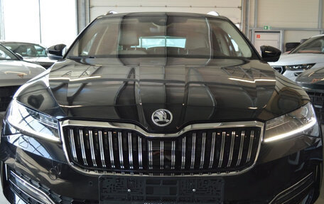 Skoda Superb III рестайлинг, 2023 год, 3 200 000 рублей, 2 фотография