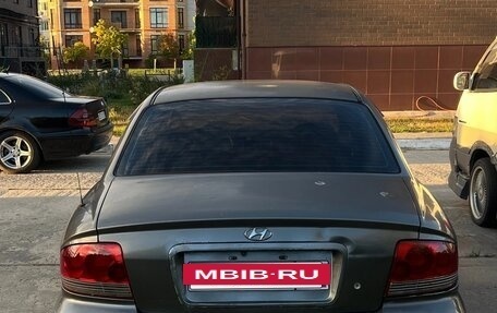Hyundai Sonata IV рестайлинг, 2002 год, 220 000 рублей, 3 фотография