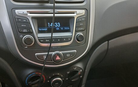 Hyundai Solaris II рестайлинг, 2015 год, 899 000 рублей, 21 фотография