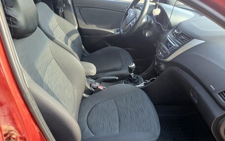 Hyundai Solaris II рестайлинг, 2015 год, 899 000 рублей, 17 фотография