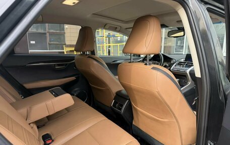 Lexus NX I, 2016 год, 2 250 000 рублей, 10 фотография