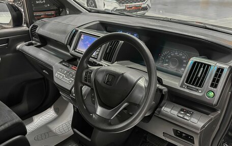 Honda Stepwgn IV, 2011 год, 1 350 000 рублей, 10 фотография