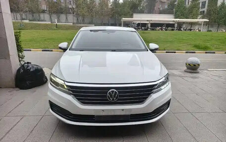 Volkswagen Lavida, 2022 год, 1 318 004 рублей, 2 фотография