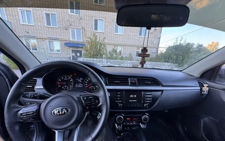 KIA Rio IV, 2018 год, 1 100 000 рублей, 2 фотография