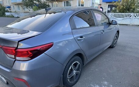 KIA Rio IV, 2018 год, 1 100 000 рублей, 5 фотография