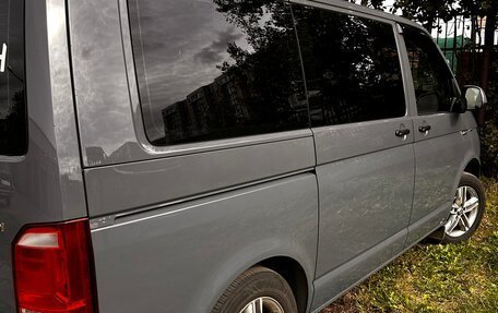 Volkswagen Caravelle T6 рестайлинг, 2016 год, 2 150 000 рублей, 10 фотография