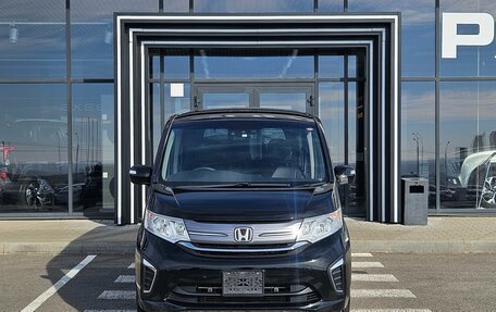 Honda Stepwgn IV, 2018 год, 1 995 000 рублей, 2 фотография
