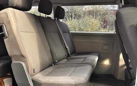 Volkswagen Caravelle T6 рестайлинг, 2016 год, 2 150 000 рублей, 14 фотография