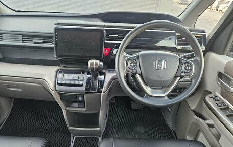 Honda Stepwgn IV, 2018 год, 1 995 000 рублей, 7 фотография