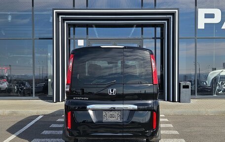 Honda Stepwgn IV, 2018 год, 1 995 000 рублей, 5 фотография