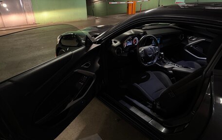 Chevrolet Camaro VI, 2016 год, 1 650 000 рублей, 7 фотография