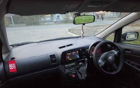Toyota Wish II, 2003 год, 700 000 рублей, 7 фотография