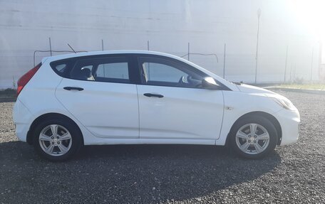 Hyundai Solaris II рестайлинг, 2013 год, 680 000 рублей, 3 фотография