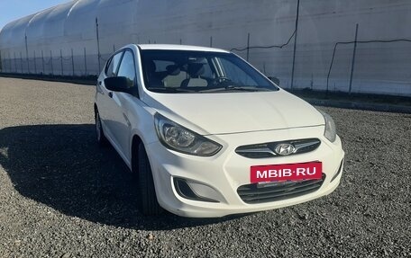Hyundai Solaris II рестайлинг, 2013 год, 680 000 рублей, 2 фотография