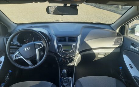 Hyundai Solaris II рестайлинг, 2013 год, 680 000 рублей, 10 фотография
