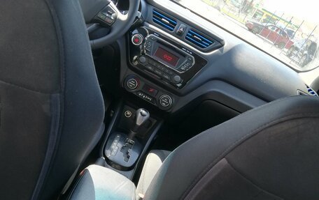 KIA Rio III рестайлинг, 2012 год, 900 000 рублей, 25 фотография
