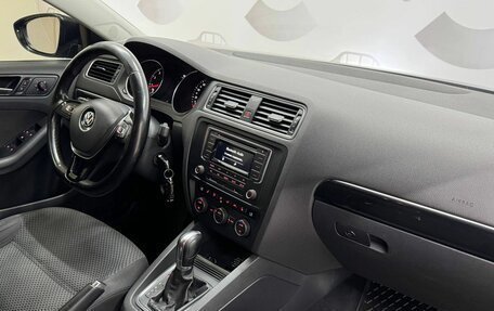 Volkswagen Jetta VI, 2018 год, 1 420 000 рублей, 10 фотография