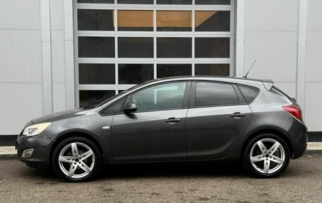 Opel Astra J, 2011 год, 510 000 рублей, 2 фотография