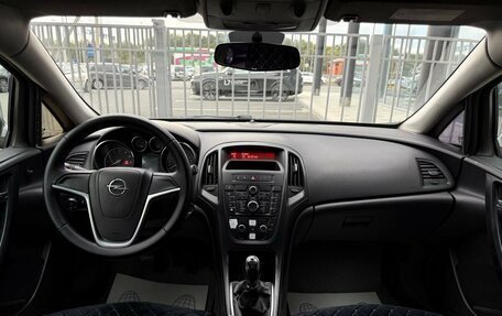 Opel Astra J, 2011 год, 510 000 рублей, 13 фотография