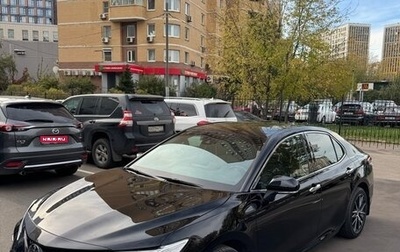 Toyota Camry, 2021 год, 3 000 000 рублей, 1 фотография