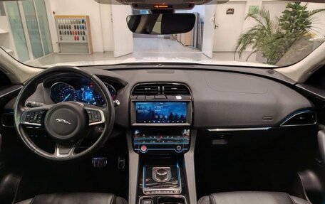 Jaguar F-Pace, 2019 год, 2 500 000 рублей, 9 фотография