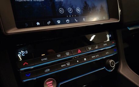 Jaguar F-Pace, 2019 год, 2 500 000 рублей, 14 фотография