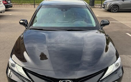 Toyota Camry, 2021 год, 3 000 000 рублей, 2 фотография
