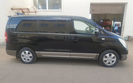 Hyundai Grand Starex Grand Starex I рестайлинг 2, 2015 год, 2 300 000 рублей, 3 фотография