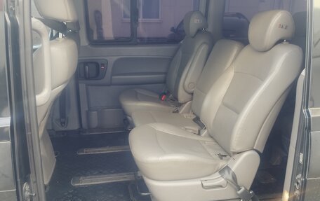 Hyundai Grand Starex Grand Starex I рестайлинг 2, 2015 год, 2 300 000 рублей, 12 фотография