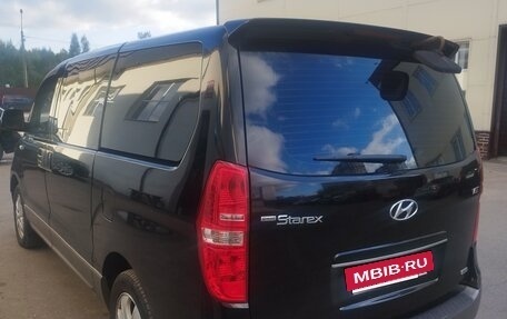 Hyundai Grand Starex Grand Starex I рестайлинг 2, 2015 год, 2 300 000 рублей, 8 фотография