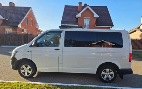 Volkswagen Caravelle T6 рестайлинг, 2019 год, 3 250 000 рублей, 4 фотография